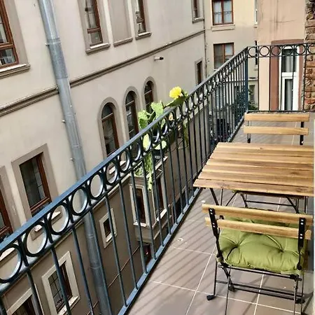 View Near Istiklal Street At Galatasaray Appartement *