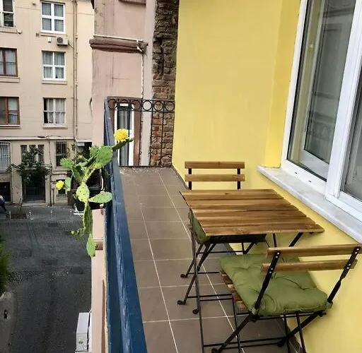 Apartment View Near Istiklal Street At Galatasaray Istanbul