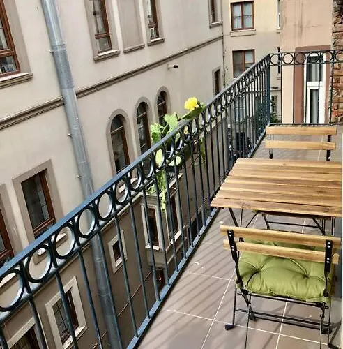 View Near Istiklal Street At Galatasaray Apartment *