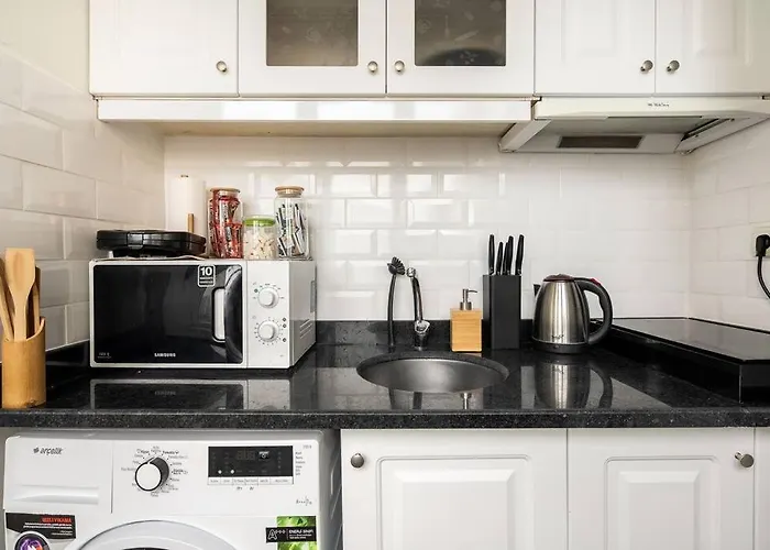 Apartment View Near Istiklal Street At Galatasaray *