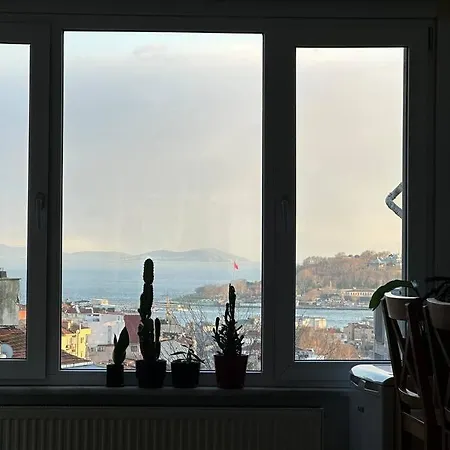 View Near Istiklal Street At Galatasaray * Provincia di Istanbul